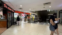 Lucky Plaza (D9), Shop House #628804051